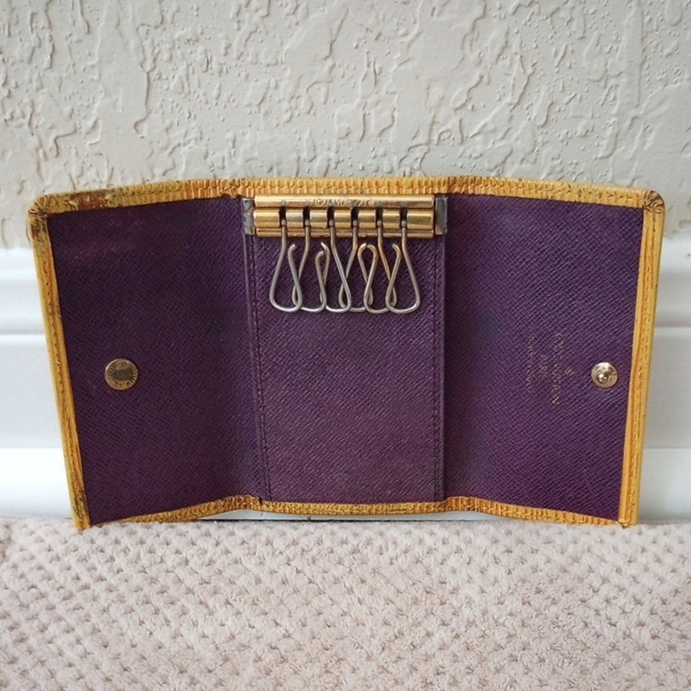 Louis Vuitton Epi Leather Key Wallet - Picture 2 of 8